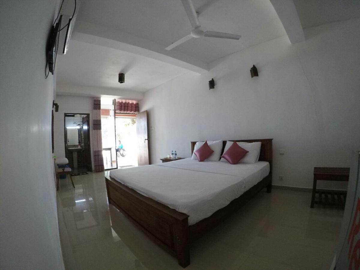 Dasa Beach View Habaraduwa Exterior photo